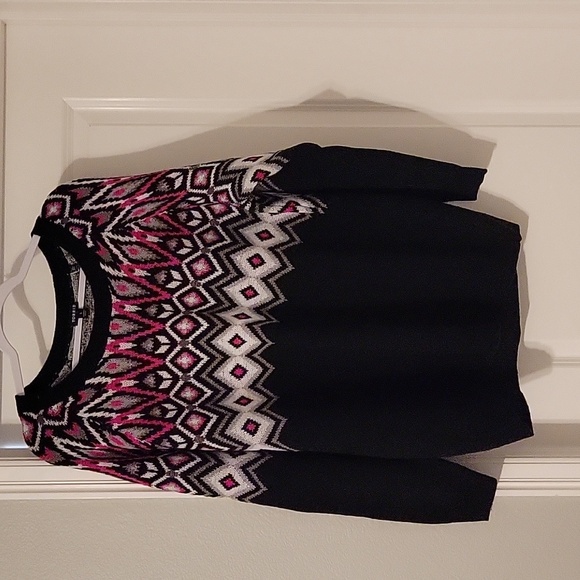 EUC Torrid Black and Hot Pink Fair Isle Sweater sz 1x - Picture 4 of 5
